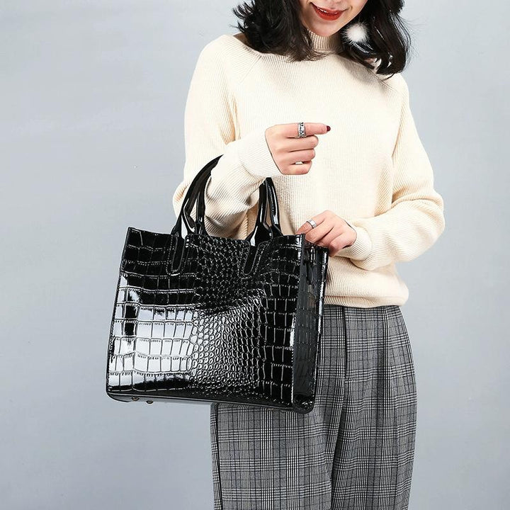 Women's Versatile Black Crocodile Pattern Shoulder Bag