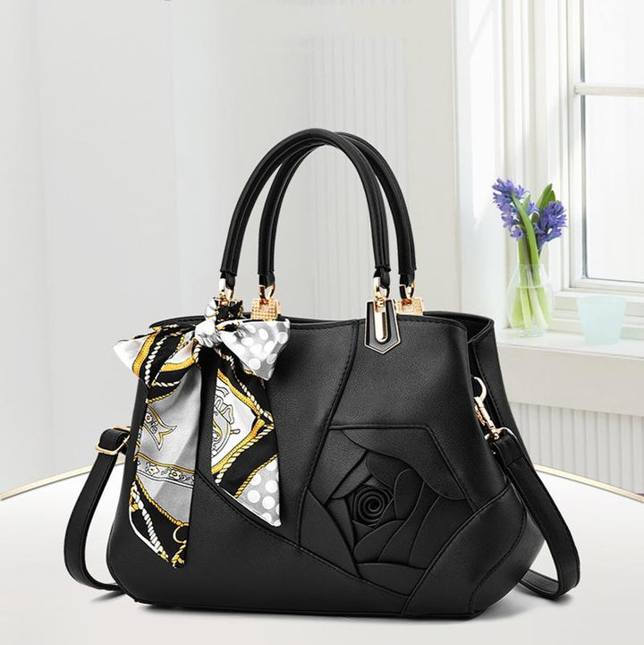 Women's Carved 3D Design Handbag  - Black