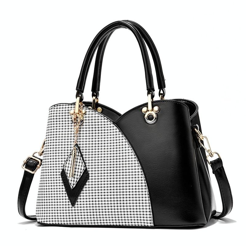 Women's Spacious Texture Handbag - Black