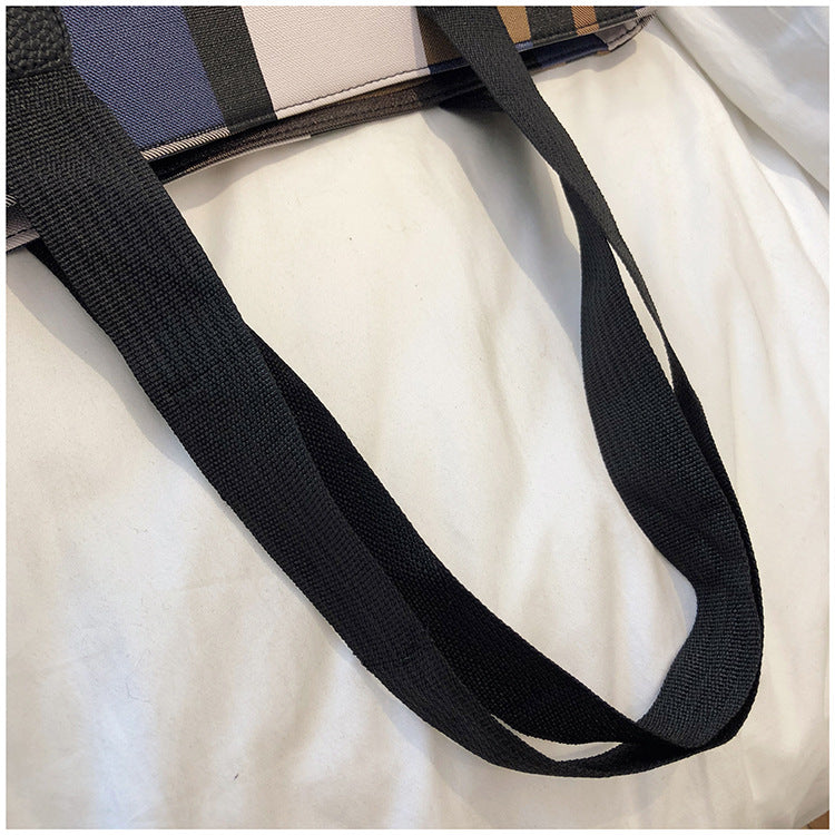 Women's Fashion Plaid Large Shoulder Bag showing handle details | Confetti Living