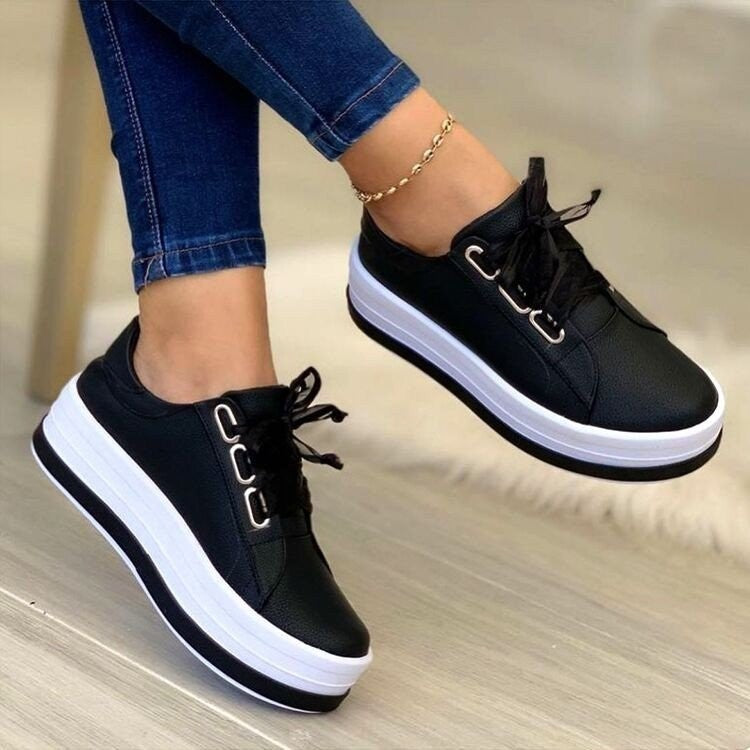 Women's Fashion Lace-up Flat Sneakers in Black | Confetti Living