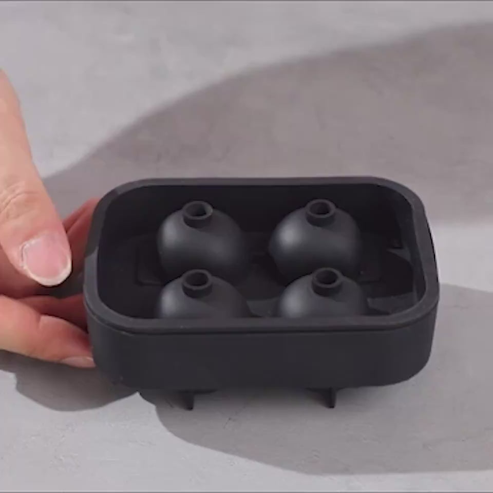 LargeBarware Large Silicone Ice Cube Mould - Skull Shapes | Confetti Living