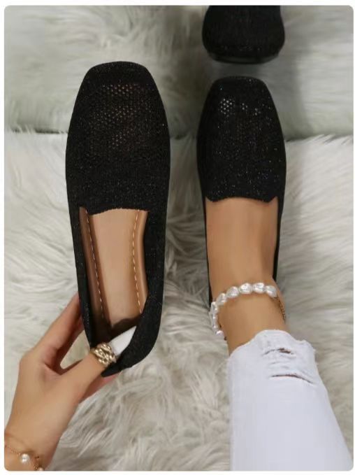 Women's Low Top Casual Flat Shoes in Black | Confetti Living