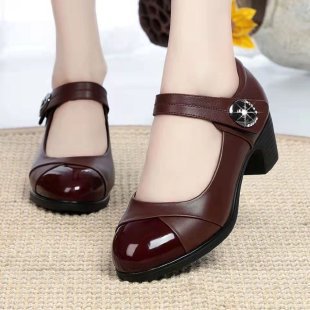 Women's Versatile Work Shoes in Burgundy | Confetti Living